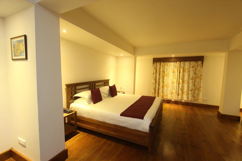 The Pear Tree Bed & Breakfast Shillong Bagian luar foto